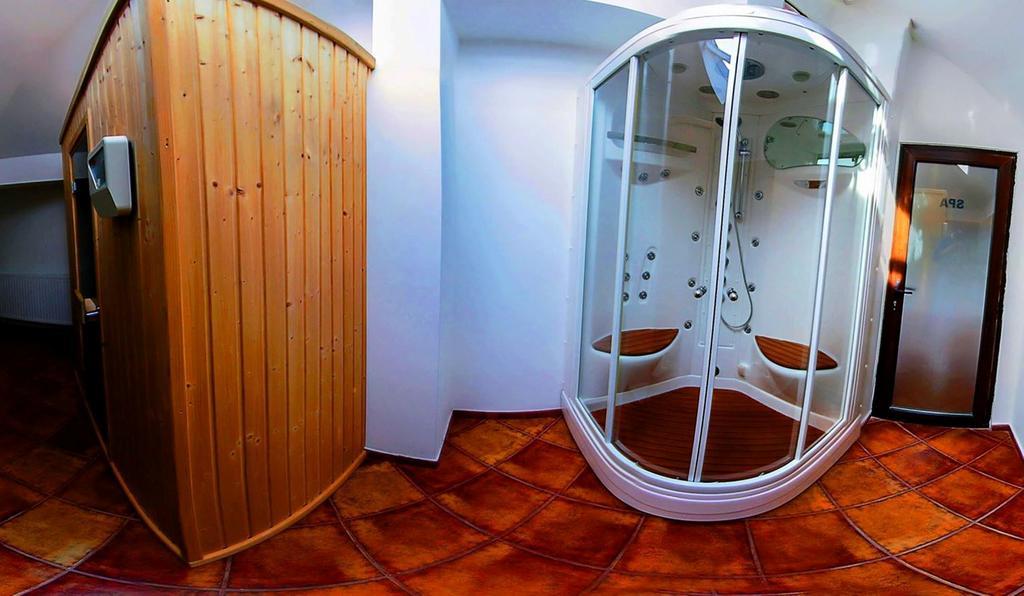 فندق Casa Cartianu Târgu Jiu المظهر الخارجي الصورة