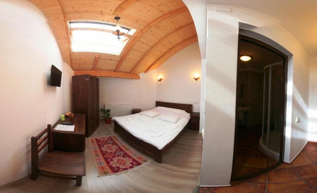 فندق Casa Cartianu Târgu Jiu الغرفة الصورة